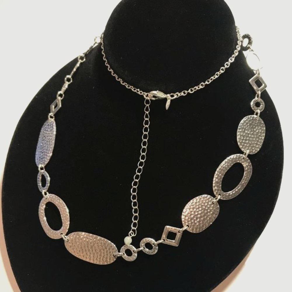 NWT Hammered Silver-Tone Necklace